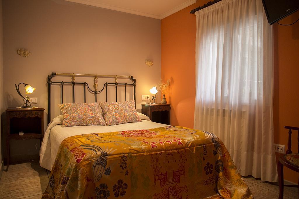 Casa Rural Reyes Catolicos Pension San Leonardo de Yagüe Buitenkant foto
